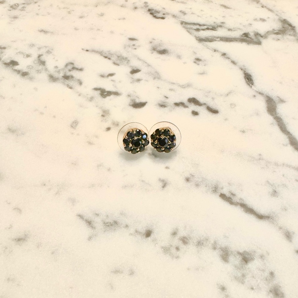 Black flower stud earrings